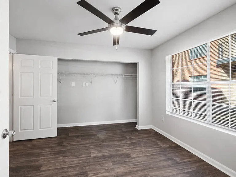 Forest Creek Apartments — Photo 5