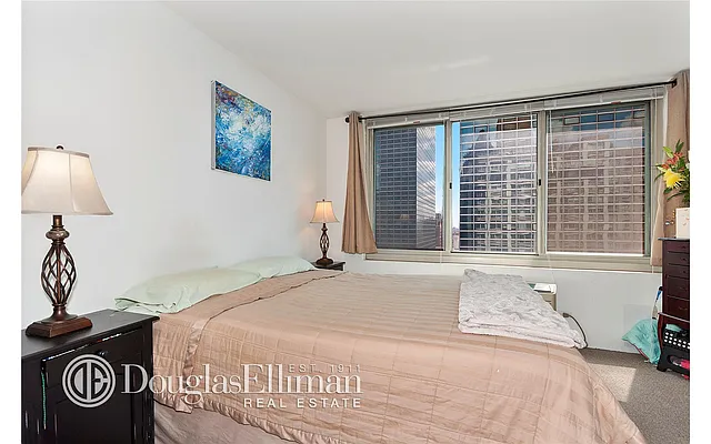 Rented by Douglas Elliman | media 14