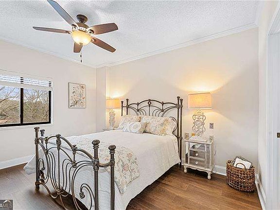 5th image of 1800 Clairmont Lake Rd