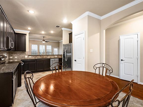 3rd image of 11617 Yarmouth Ln