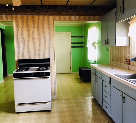 large 13.5x12 kitchen,