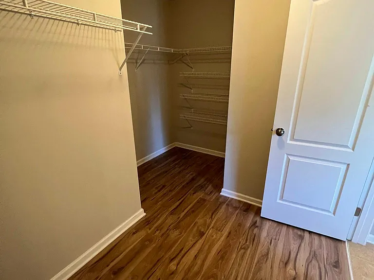 832 Ember Dr — Photo 36