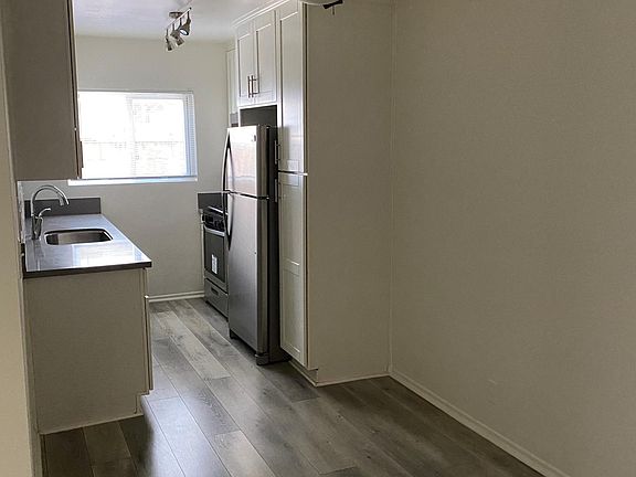2nd image of 1016 Wilcox Ave APT 3