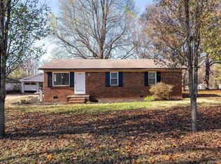 115 Glen Dr, Greer, SC 29651