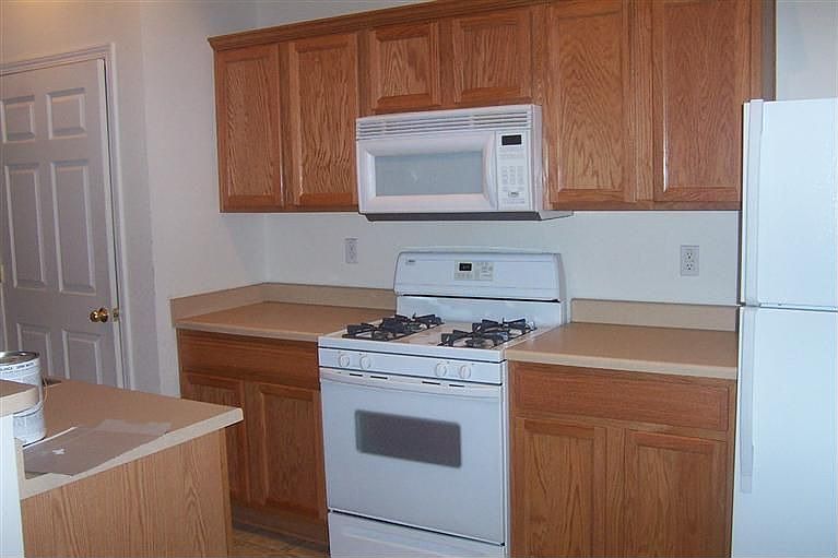 2nd image of 1108 Meadowlark Way SE