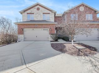 2211 Maple Hill Ct, Downers Grove, IL 60515