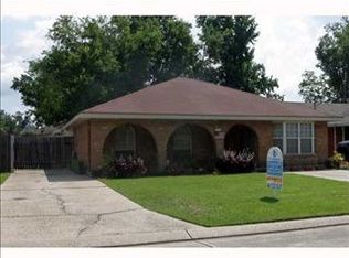 8705 Steamboat Ln, River Ridge, LA 70123