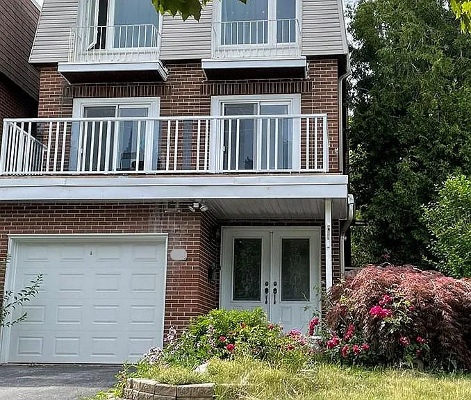 48 Chipwood Cres — Photo 1
