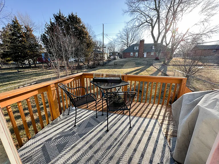 323 SE Melody Ln — Photo 12