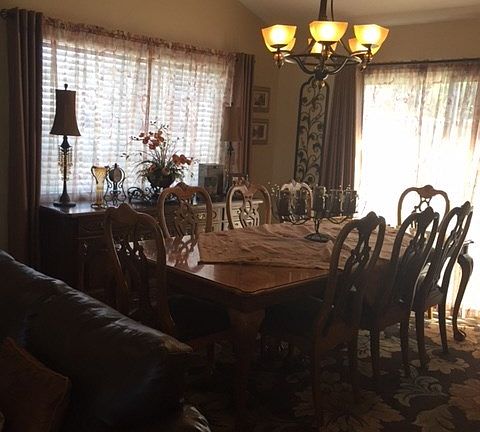 5th image of 576 Clayton Ct