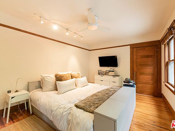 4th image of 437 Ashland Ave