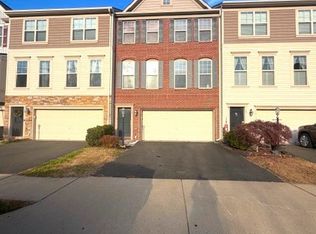 165 Royal Ct, Warrenton, VA 20186