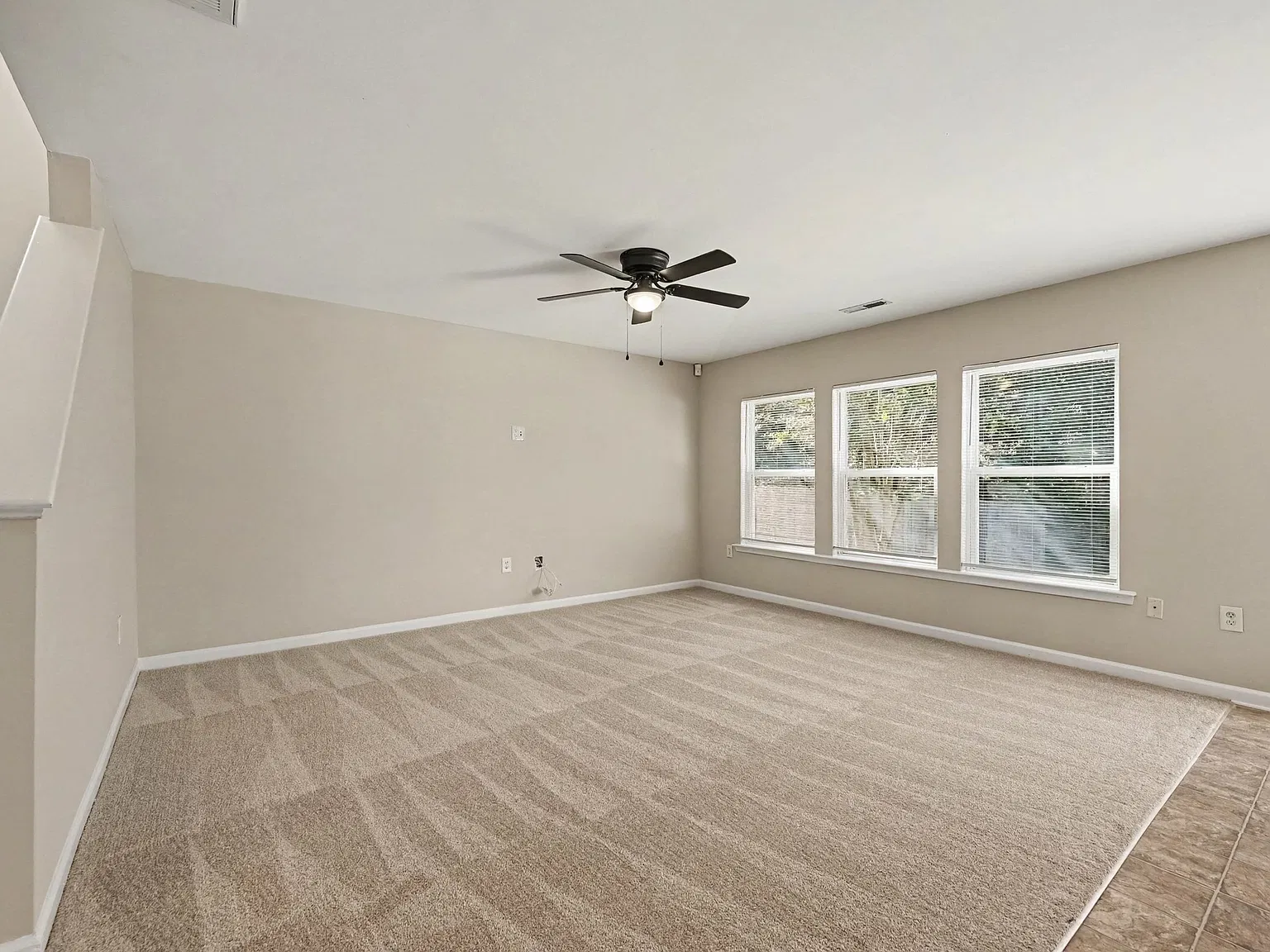 3 bed, 2.5 bath, 1836 sqft, $2,000 — Photo 4