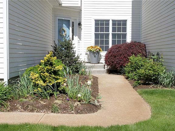 5th image of 60 Deep Meadow Ln