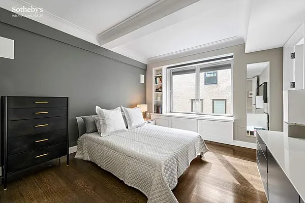 Sold by Sotheby's International Realty | media 16