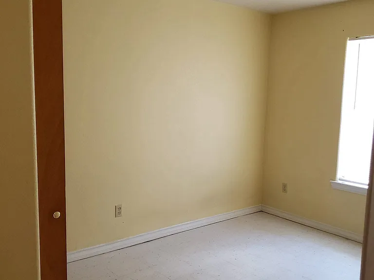 2013 Rebecca Dr S — Photo 1