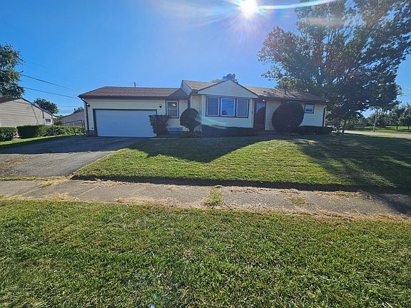 2nd image of 2701 E Dorothy Ln