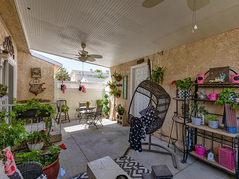 43639 Park Ave — Photo 40