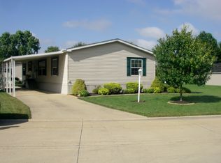 257 Pin Oak Cir, Elyria, OH 44035