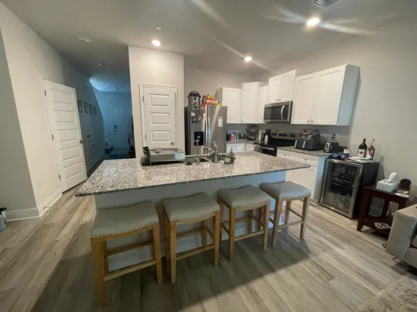 1227 Fairchild Village Dr, Pensacola, FL