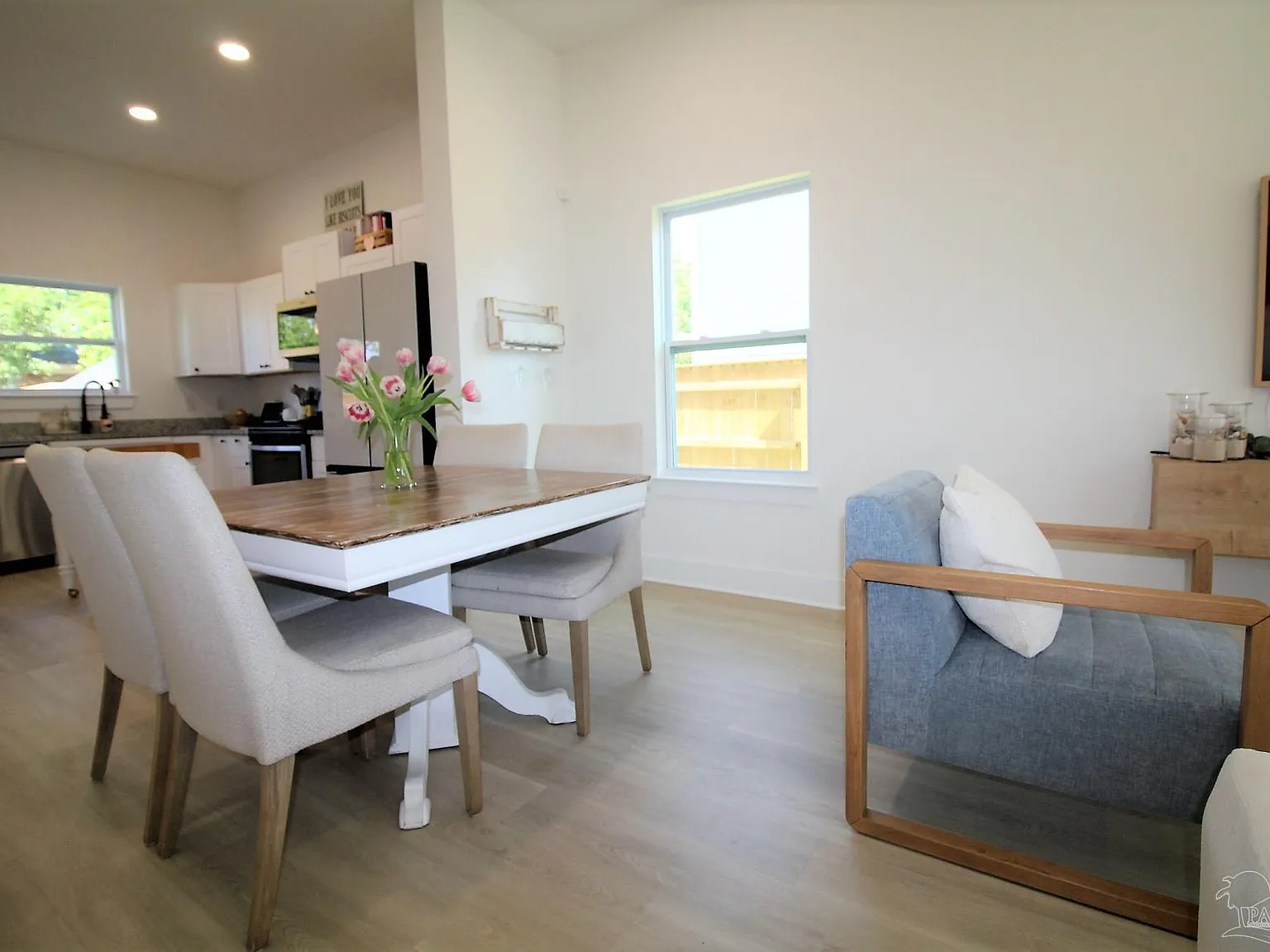 2 bed, 2.5 bath, 1228 sqft, $2,300 — Photo 4