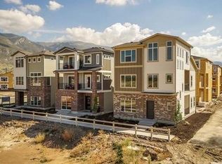 12 S Rio Grand Ave, Farmington, UT 84025