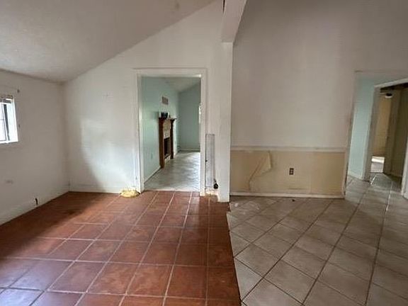 5th image of 642 Meadow Bend Dr