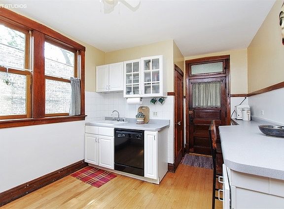 4th image of 4738 N Karlov Ave