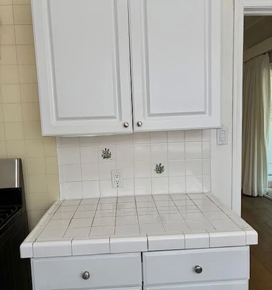 459 S Holt Ave — Photo 32