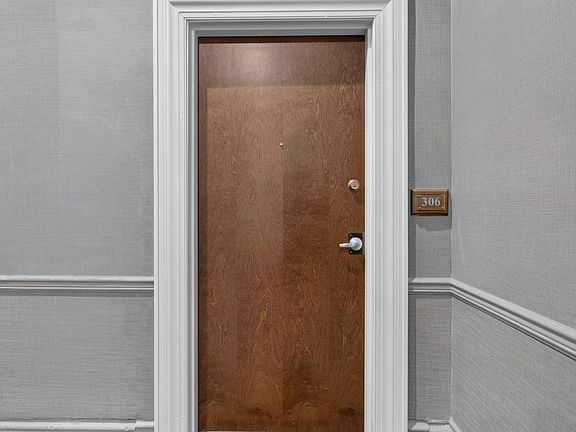5th image of 1001-13 Chestnut St #306E