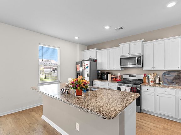 3rd image of 2021 Sage Dr.