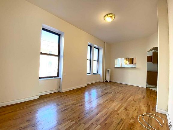 4th image of 200 W 98th St #W4