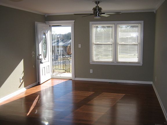 3rd image of 1730 Pioneer Dr