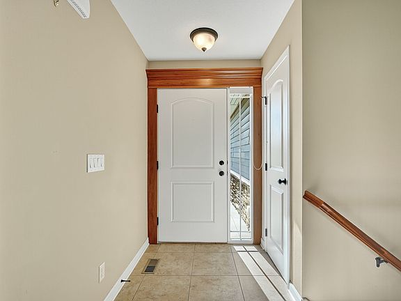 3rd image of 1107 NE Williamsburg Dr