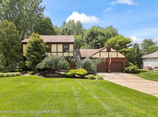 5 Constitution Ct, Manalapan, NJ 07726