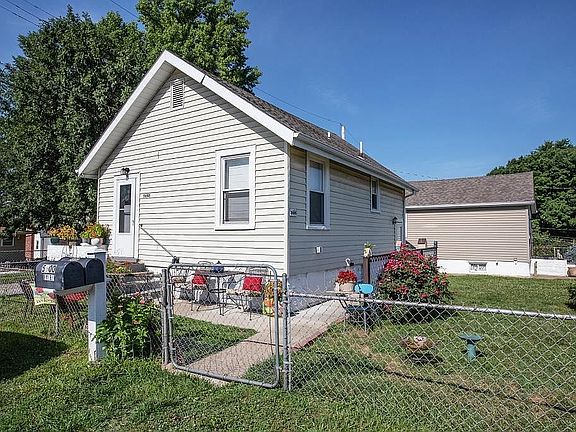 4th image of 5600 Fyler Ave