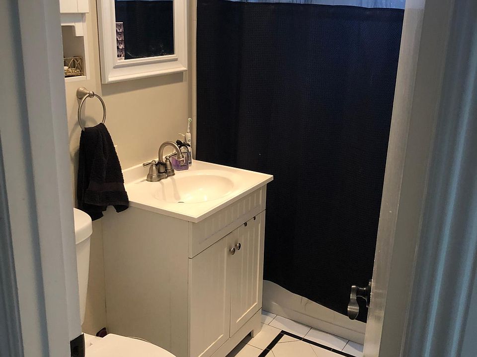 2nd image of 1003 E Pine Ave APT 1