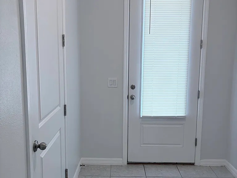 1838 Sanibel Dr — Photo 24