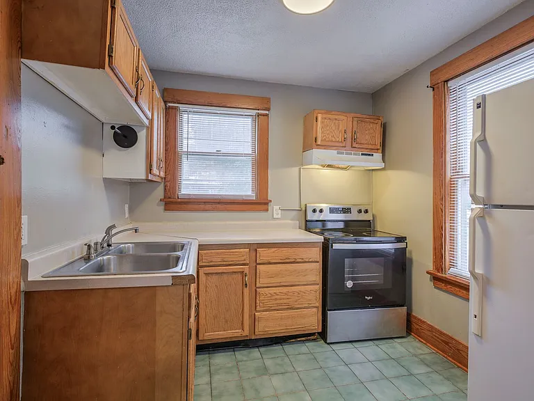 3310 Jackson St — Photo 13
