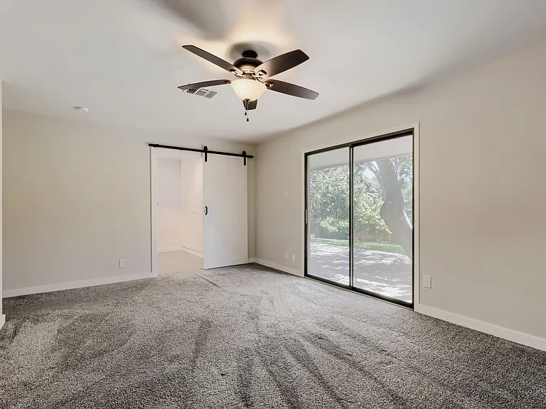 715 Fabulous Dr — Photo 19
