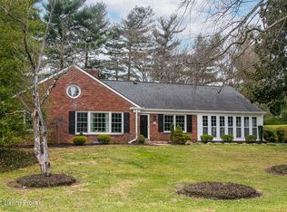 113 Travois Rd, Indian Hills, KY 40207