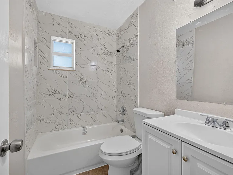 2961 NE 7th Ave #B — Photo 6