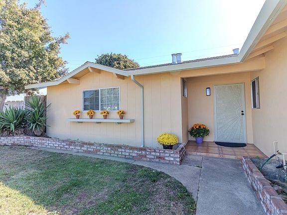4th image of 423 Pueblo Dr