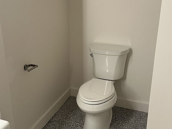 5th image of 9 Johnson Ln #103