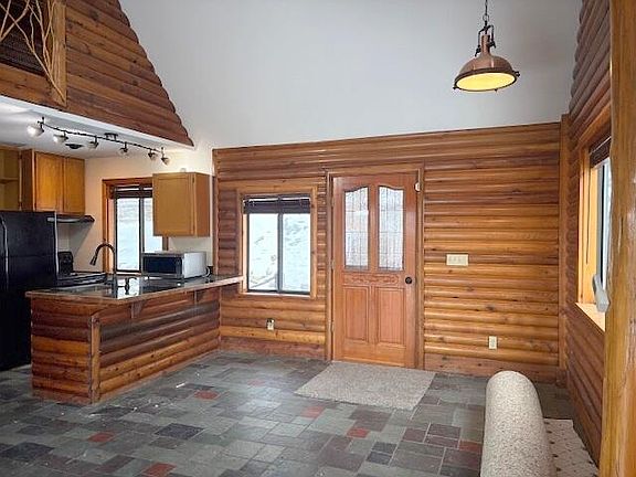 3rd image of 141 Settlers Ln #B