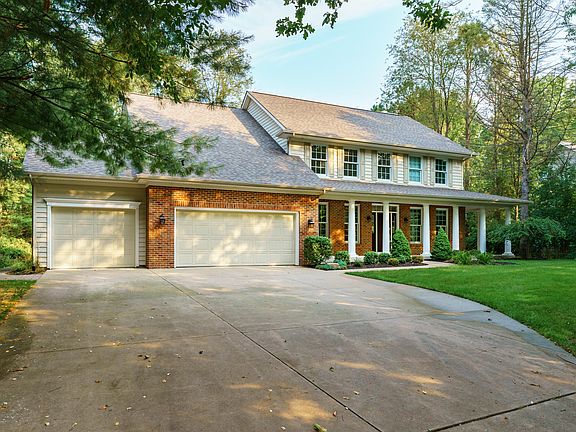3rd image of 6835 Walden Park Ln