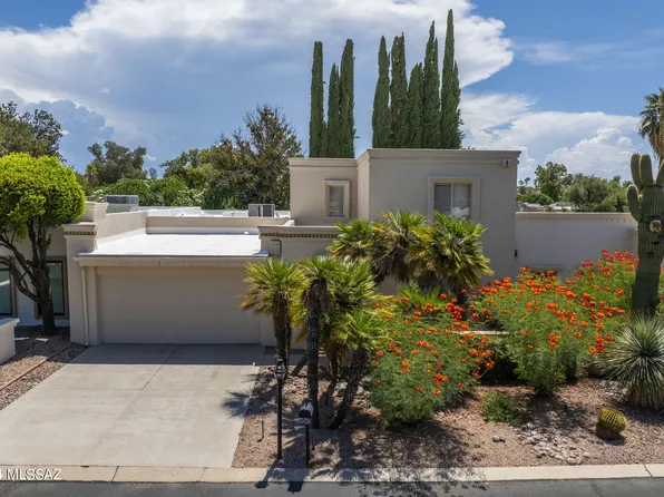 8010 N Casas Pl, Tucson, AZ 85742
