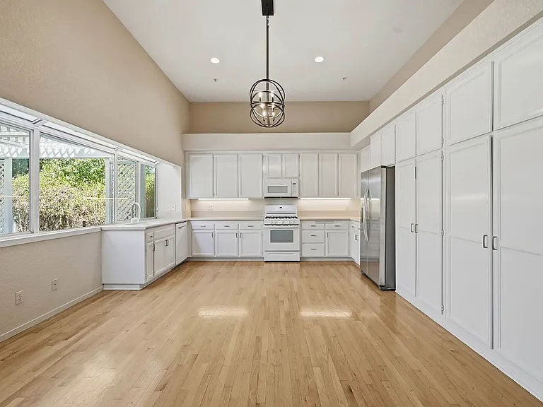 4125 Fireside Ct — Photo 11