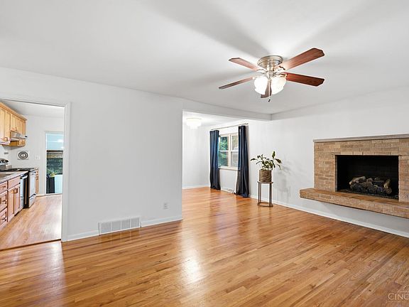 4th image of 4643 Leadwell Ln