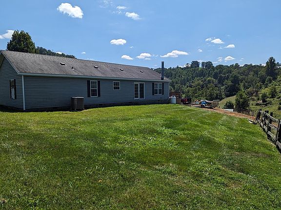 3rd image of 17961 Overlook Dr